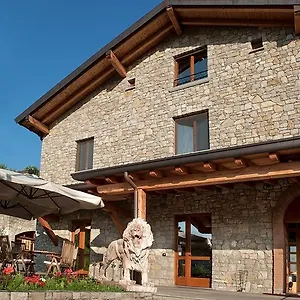 https://hotel-fontana-santa.it-lombardy.com